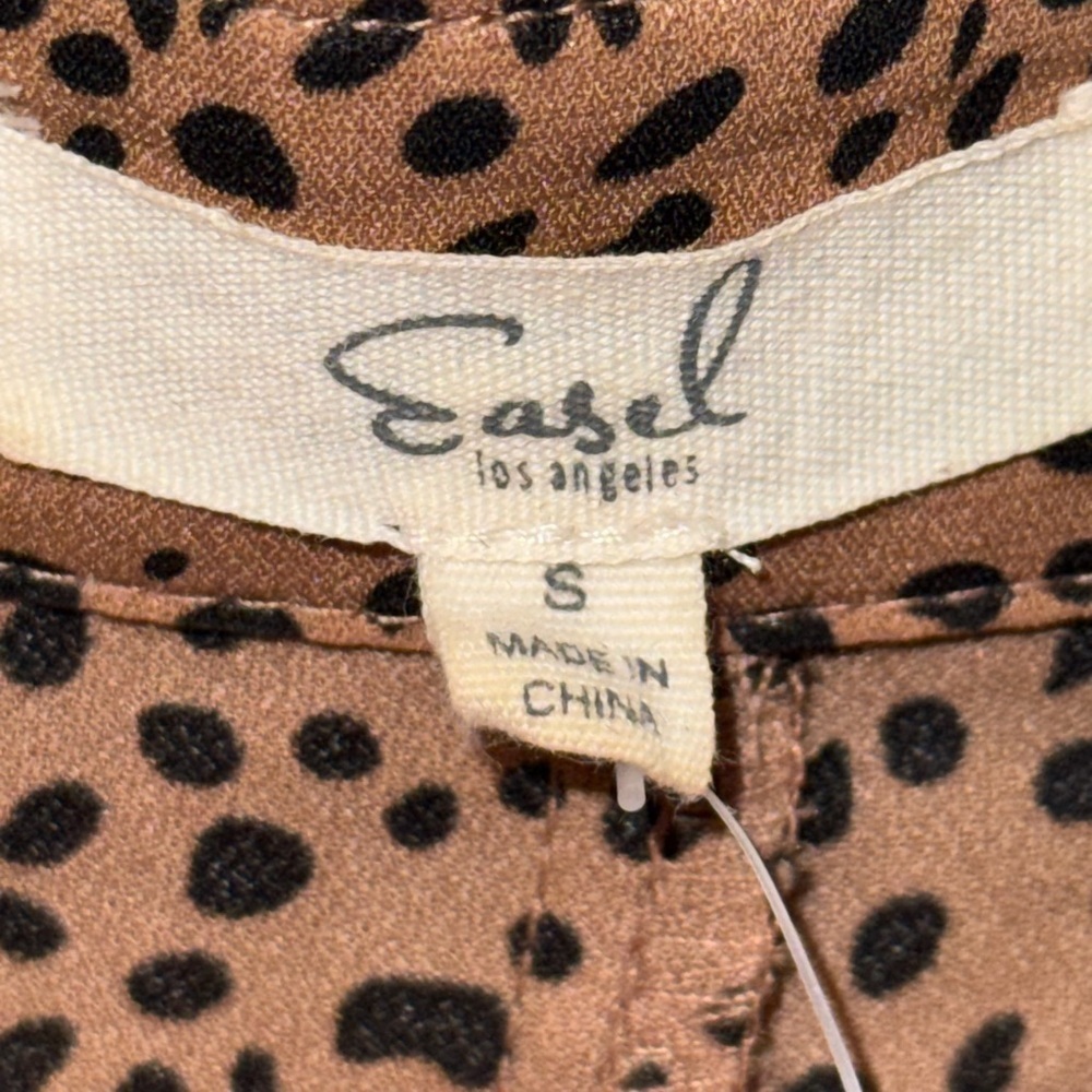 Easel Brown Relaxed 1/2 Sleeve Notched Collar Top - Picture 3 of 8